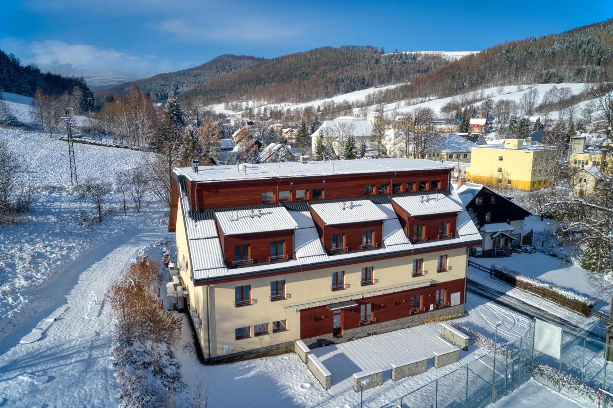 Hotel Toc Липова Лазне Екстериор снимка