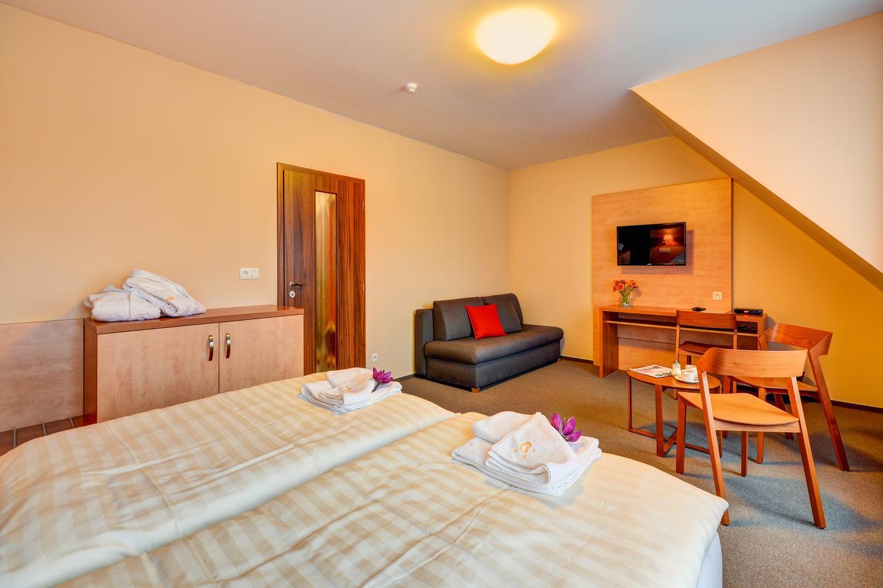 Hotel Toc Липова Лазне Екстериор снимка